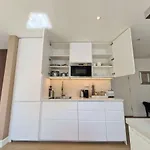 Bright And Modern 2-Bedroom Apartment, Near City Center, Best Location