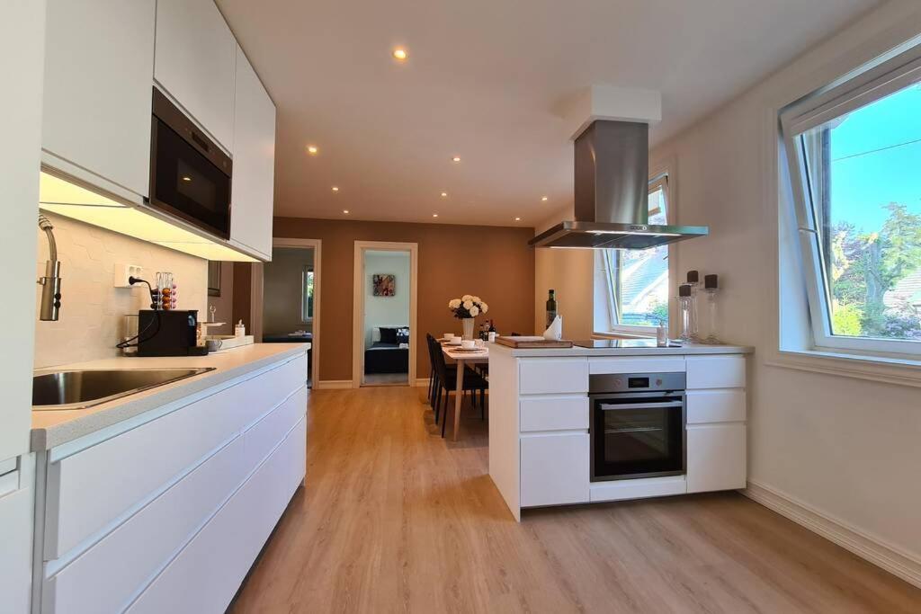 Apartment Bright And Modern 2-bedroom Apartment, Near Center, Best Location