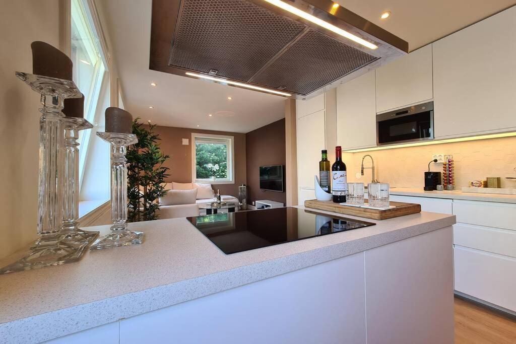 Bright And Modern 2-bedroom Apartment, Near Center, Best Location Apartment *
